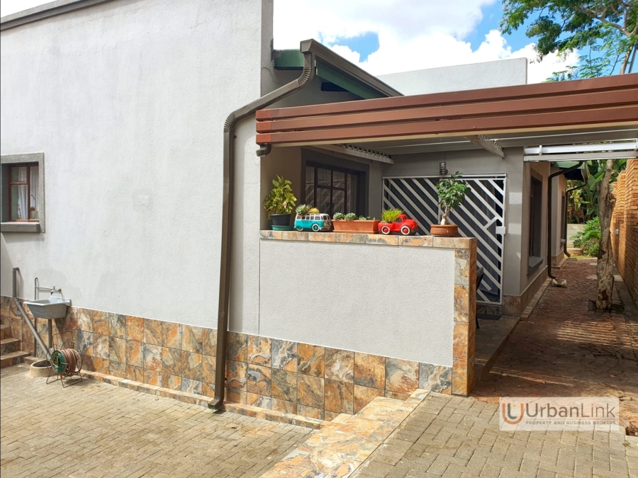 3 Bedroom Property for Sale in Safari Gardens North West